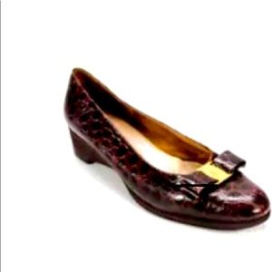 🌺🌺NEW🌺🌺OSTRICH EMBOSSED WEDGES🌺9.5AAA🌺